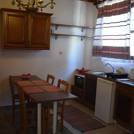 Eirini's Stone House * Megala Chorafia