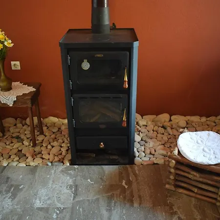 Eirini's Stone House Vakantiehuis Megala Chorafia
